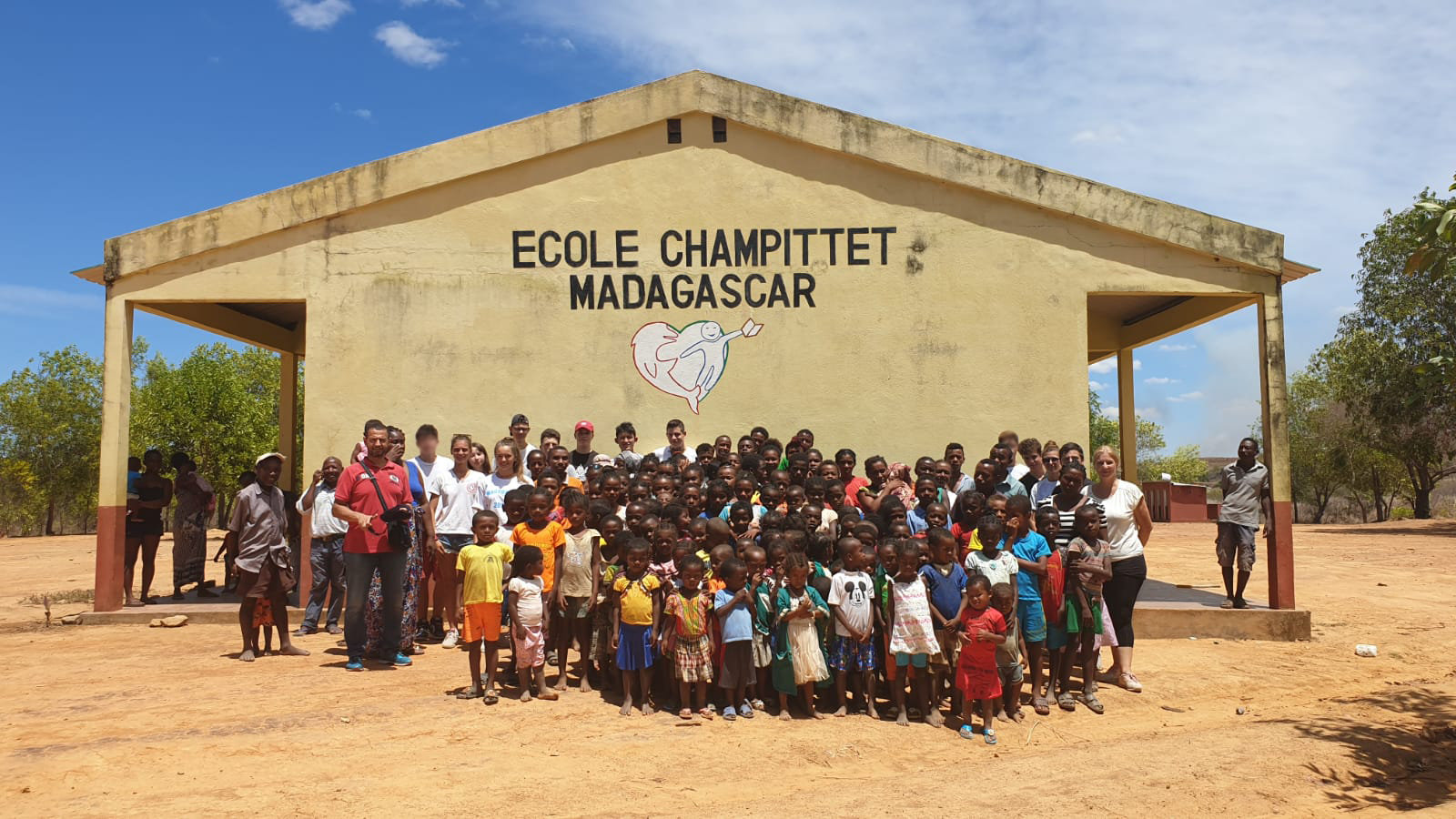 HomePage_Madagascar School_GroupFrontSchoolBlur